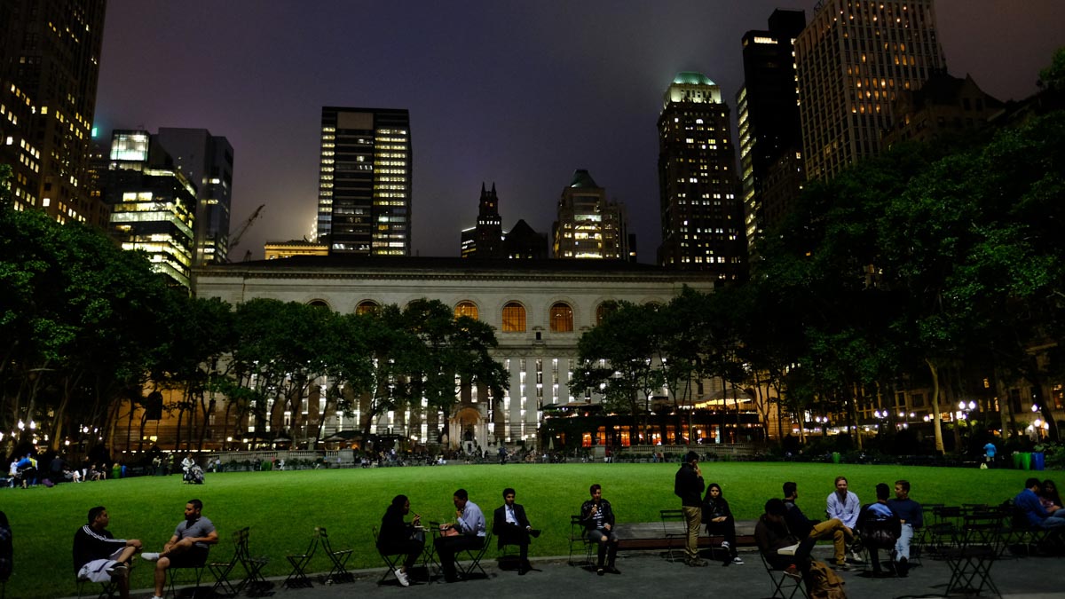 things to do in New York - bryant park