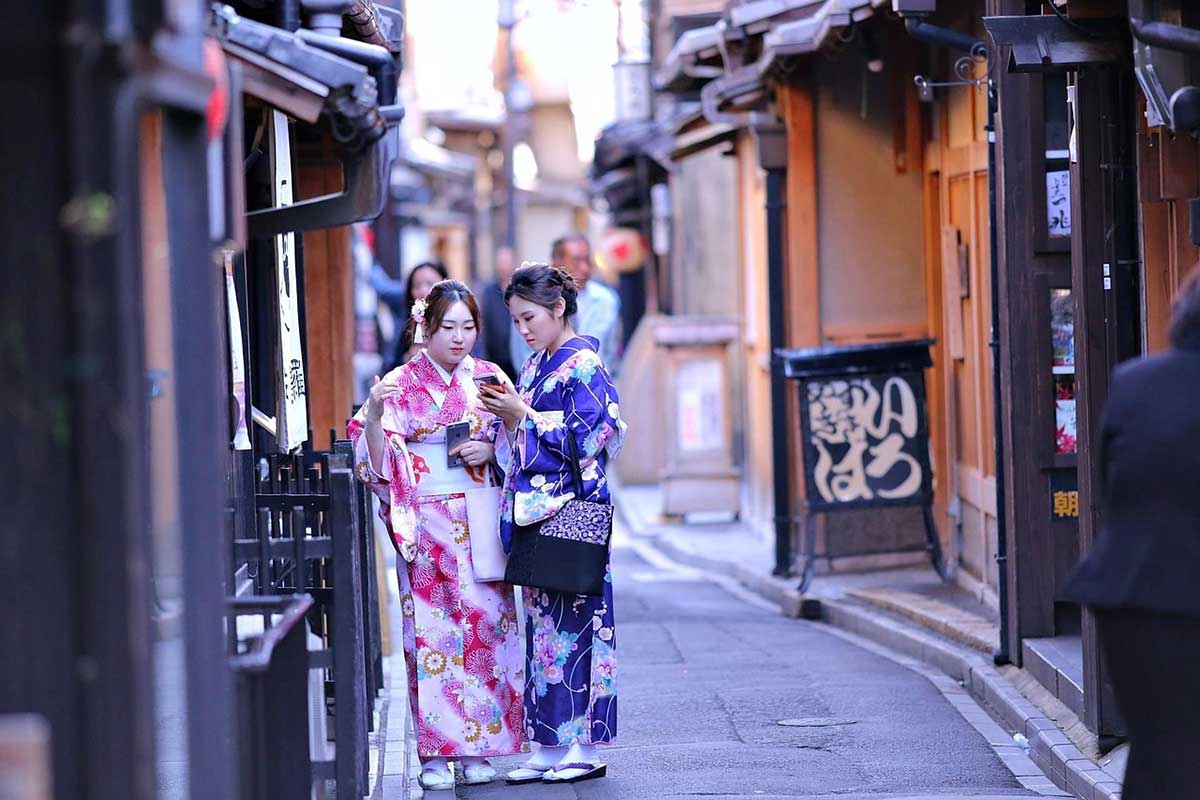 things to do in kyoto - Gion Geisha Street